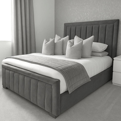 Double lined panel bed - double,