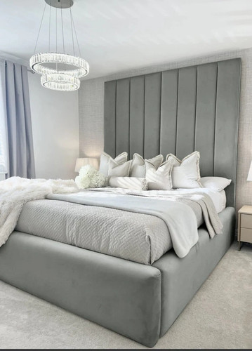 High headboard bed - high, gas